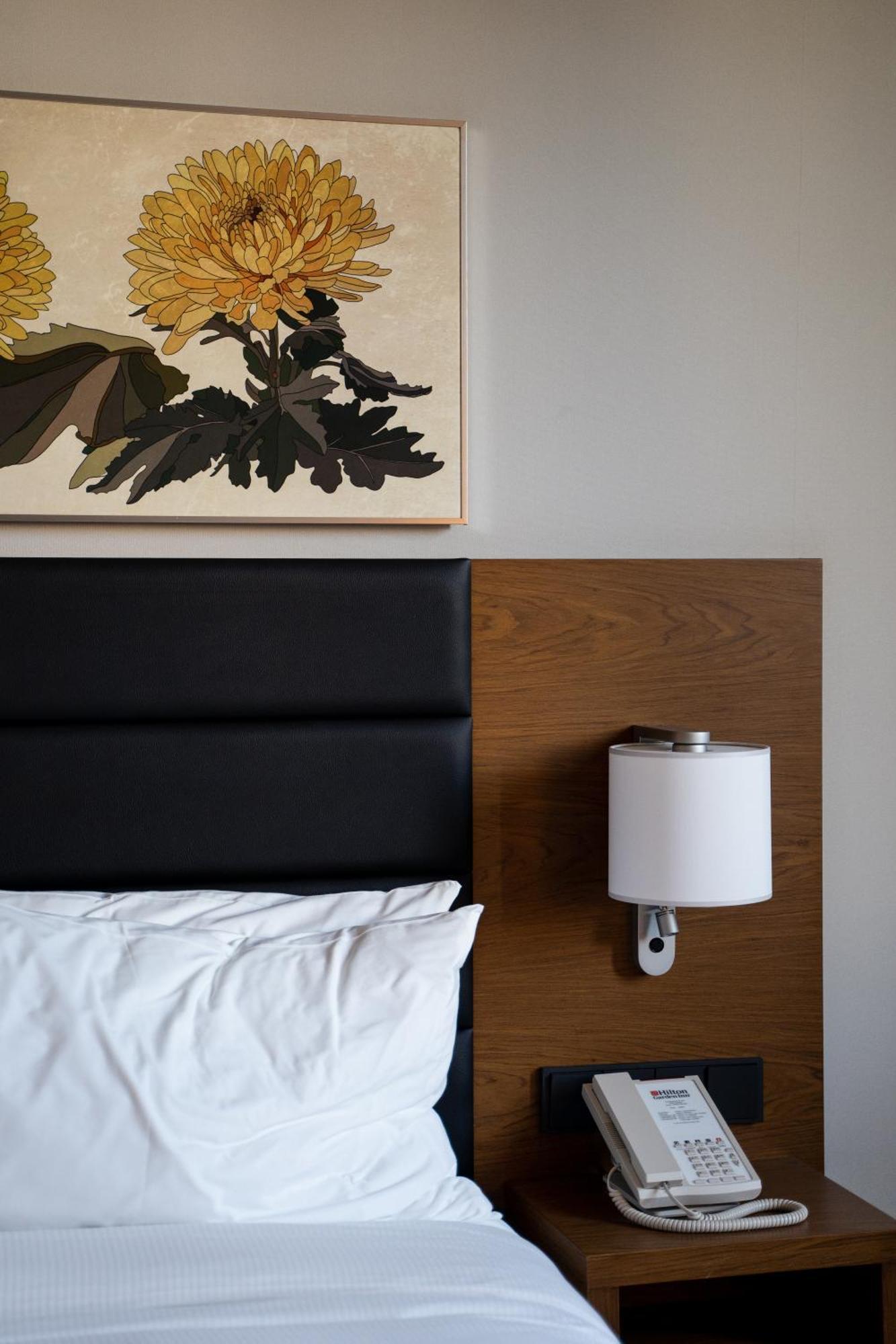 Hilton Garden Inn Tbilisi Chavchavadze Buitenkant foto